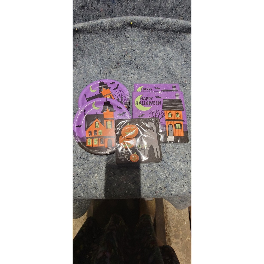 Halloween 2025 Plates and Napkins Set